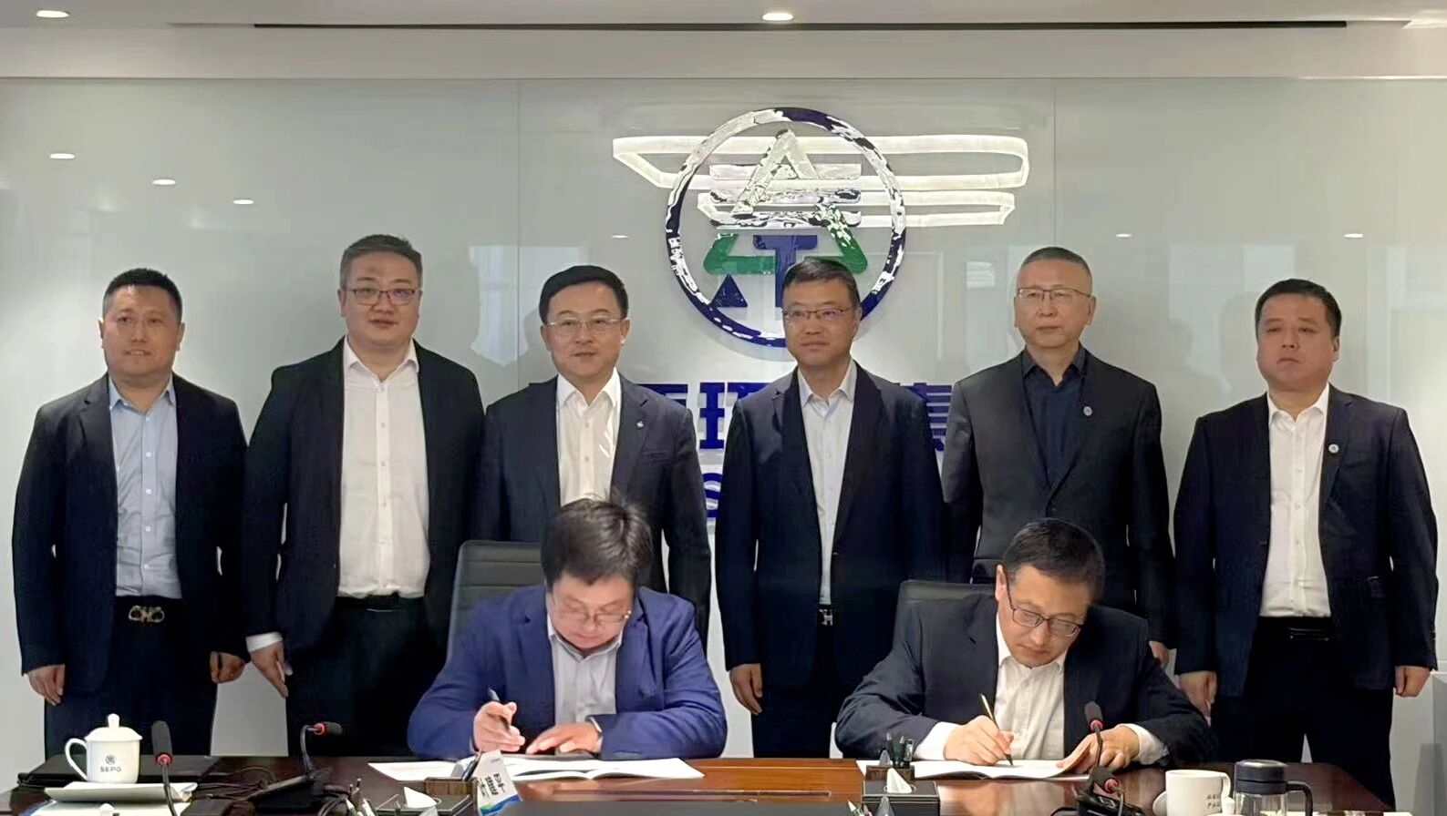 陕西PariMatch拼搏集团与上海电气输配电集团座谈互换 陕西PariMatch拼搏集团与上海电气输配电集团座谈互换